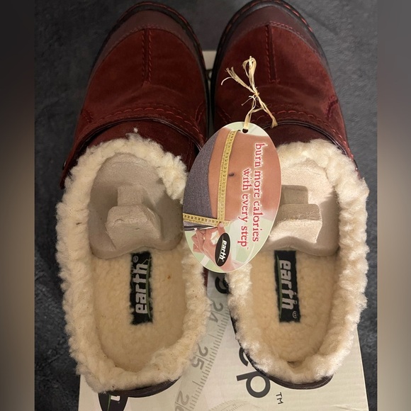 EARTH Indulge Suede Fleeced Lined Clog/Mule. Size 9 Merlot - Picture 4 of 15